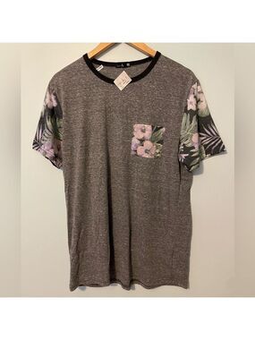 Sive Men’s Floral Detail Tshirt Large NWT